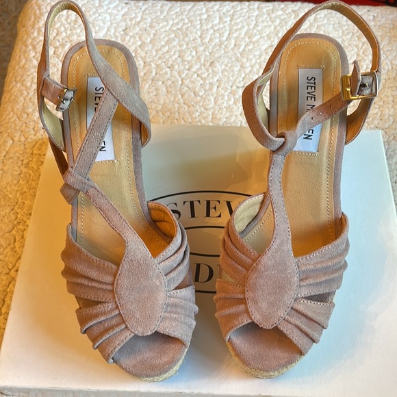 Steve Madden blush suede wedge sandal - Picture 7 of 8